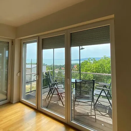 Ravenswood 公寓 Balatonfůzfő